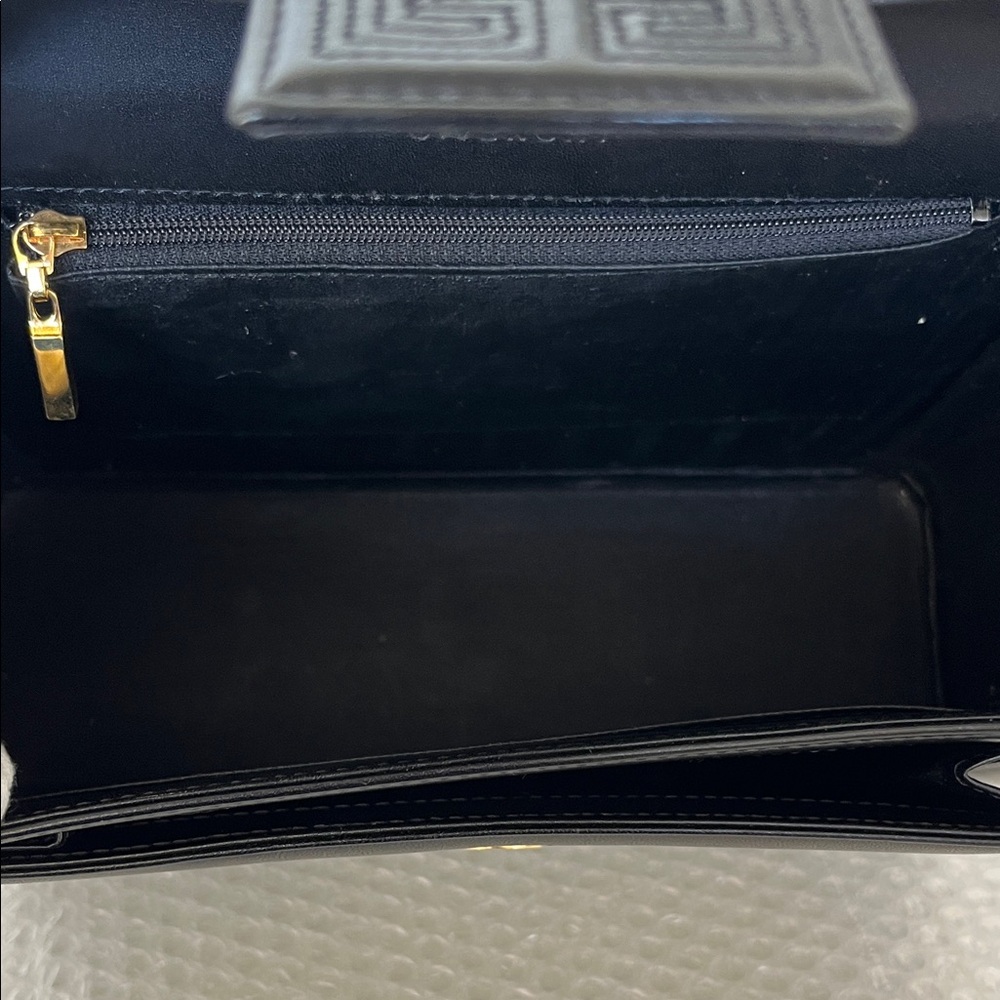 Elegant Givenchy Black Handbag - Picture 7 of 13
